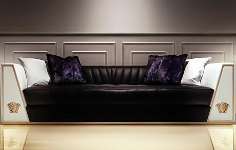 MV News: Versace Presents An Exclusive Edition Of The New Via Gesù Sofa