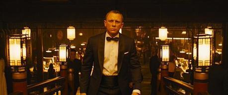 Skyfall – Bond’s Dark Blue Tuxedo in Macau sf6-CL-cummerbund
