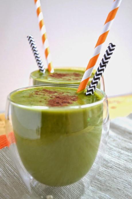 smoothie with spinach, oat milk, pumpkin puree, banana and pumpkin spices