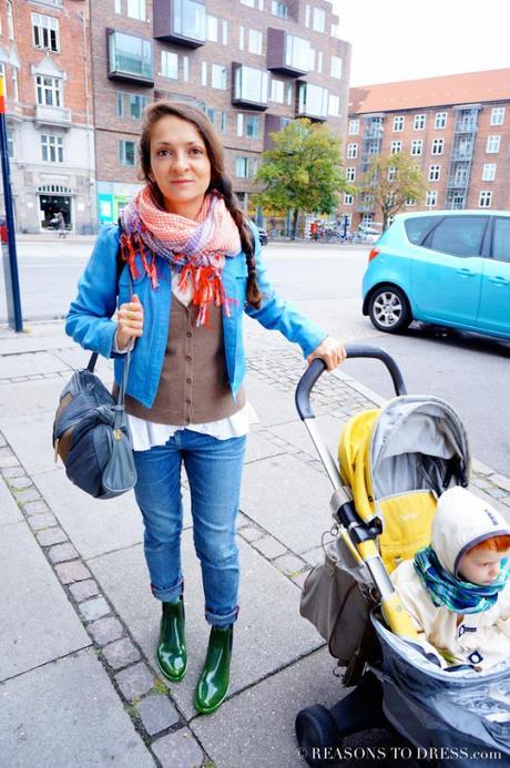 FAll fashion, fall fashion for moms, what to pack for europe, what to wear in the autum, big colorful scarf, peplum top, vintage bag, chambray jacket, chelsea rain boots, mom style,#momstyle, stylish mom, dressing for the autumn, autym 2015, fall2015, #fall2015, fw2015, Fall 2015