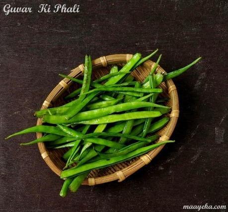 Guvar Phali aur Aloo ki Subzi /  Cluster beans and potatoes in a tomato broth