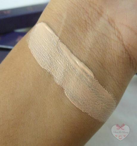 Oriflame The ONE Illuskin Concealer Nude Beige : Review, Swatches