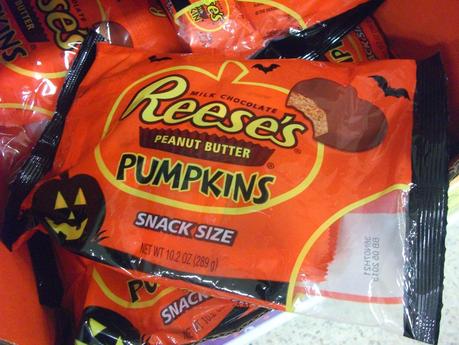 Halloween Stuff: Tesco Slime Cookies, Chocolate Skulls, Krispy Kreme Lime, etc