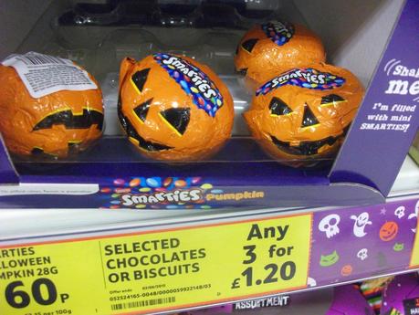 Halloween Stuff: Tesco Slime Cookies, Chocolate Skulls, Krispy Kreme Lime, etc