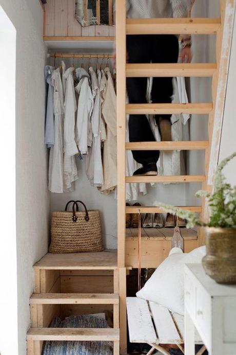 Now that is an idea for a closet in a tiny house.