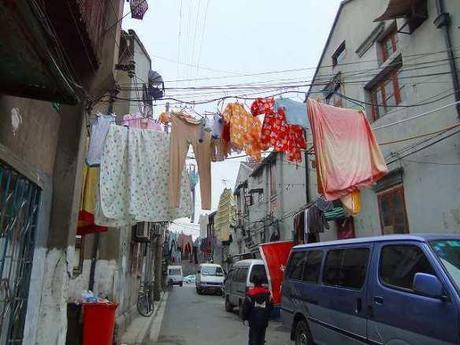 43695298 3429499800 上海   時間が止まった下町 / an old town in Shanghai