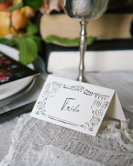 Free printable name tags for your Halloween dinner party place settings