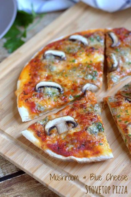 Mushroom & Blue Cheese Stovetop Pizza.  The perfect solution to homemade pizza in a hurry. | thecookspyjamas.com