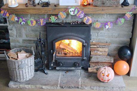Our Halloween/Autumn Inspired Mantelpiece