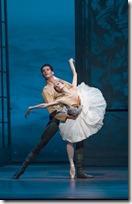 Review: Swan Lake (Joffrey Ballet Chicago)