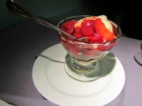 Make your own sundae bar on United's Business/First.