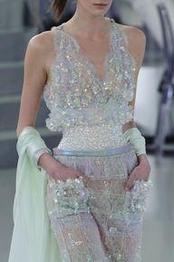 Chanel Haute Couture http://ift.tt/ZNGKJM