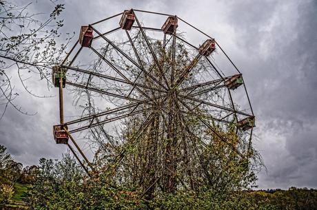 abandoned lake shawnee ferris wheel