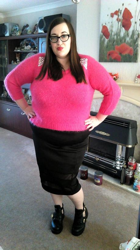 fat plus size girl BBW (size 20/22) wearing a G21 asda pink fluffy sequin jumper and mesh new look inspire mesh insert pencil skirt