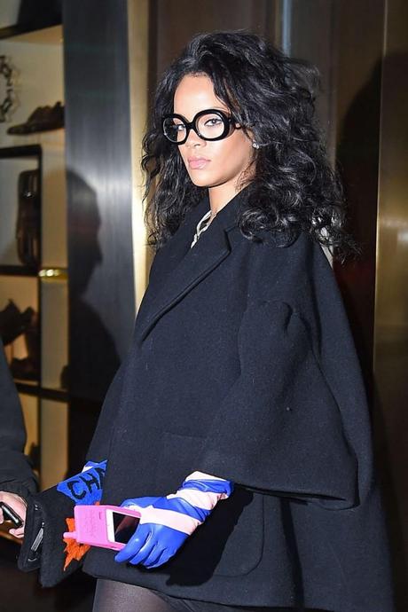 Rihanna Scores Another VeVo Vide Verfication