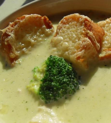 Creamy Chicken, Broccoli & Cheese Soup