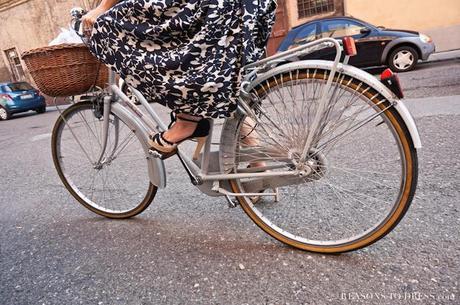 Italian mom street style cecilia pin, la commode  d'amelie, real italian mom style, italian style, mom style blogger, style blog for moms, top mom style blog, best mom style blog, what should moms wear, street style ideas, street style blog, european fashion blog, mom fashion blog,fashion blog for mums, #fblogger,#momfblogger,how do italians live, life in italy