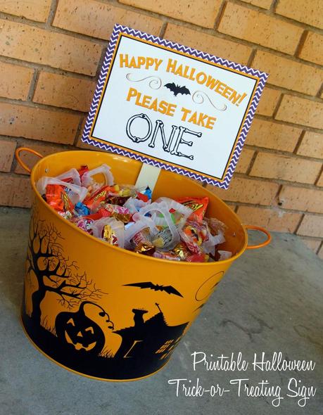 HALLOWEEN BOWL OF CANDY: PLEASE TAKE ONE