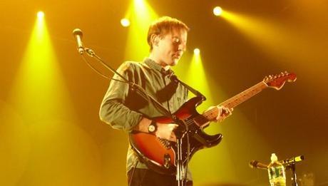 20141022 BBC 17 620x353 A NIGHT FULL OF DANCING AT TERMINAL 5 WITH BOMBAY BICYCLE CLUB [PHOTOS]