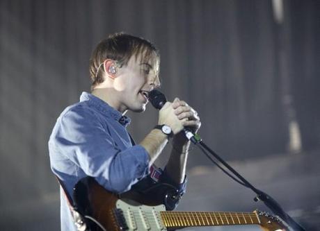 20141022 BBC 197 620x450 A NIGHT FULL OF DANCING AT TERMINAL 5 WITH BOMBAY BICYCLE CLUB [PHOTOS]