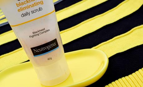 Neutrogena Deep Clean Blackhead Eliminating Daily Scrub Review