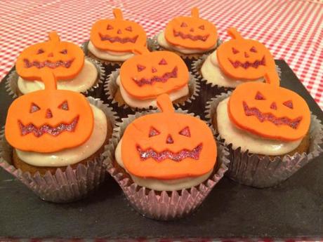 halloween pumpkin cupcakes spiced recipe using vegetable flesh cream cheese frosting