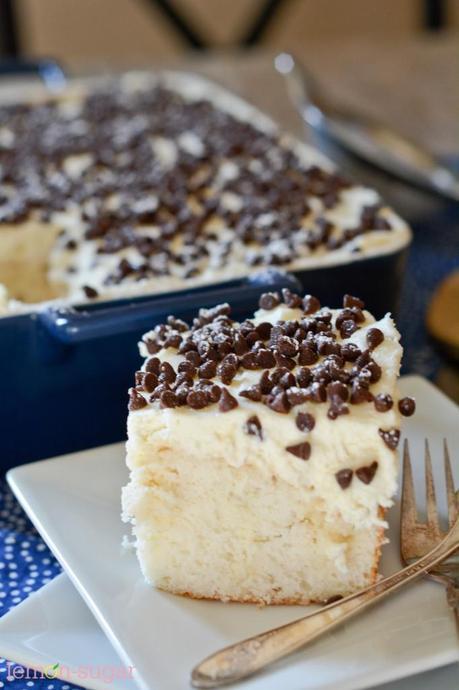 Cannoli Poke Cake-0555