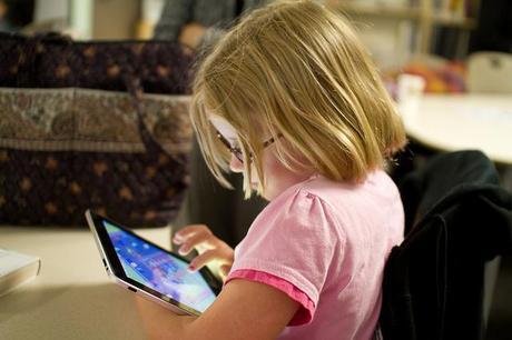 Toddlers and Tablets Unite – What Does That Mean for their Development