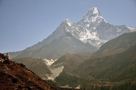 Himalaya Fall 2014: Two More Lives Claimed as Deadly Climbing Season Continues