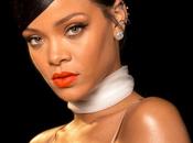 Rihanna Announces Plans First Annual Diamond Ball