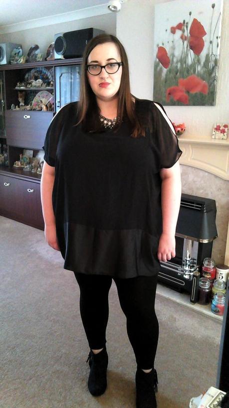 fat plus size girl bbw (size 20/22) wearing a Wallis Plus Live unlimited floral black cardigan and satin hem kaftan 