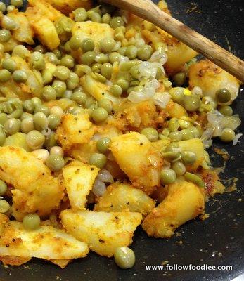 URULAI KIZHANGU  PATTANI PORIYAL | POTATO PEAS FRY