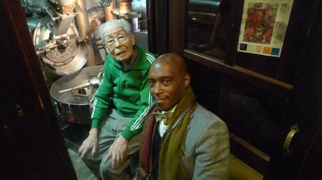 Mr. Ichiro Sekiguchi and my smallness  / Café de L'Ambre, Ginza, Tokyo, Japan / Leica D-Lux 4 / photographed by Michael Kleindl