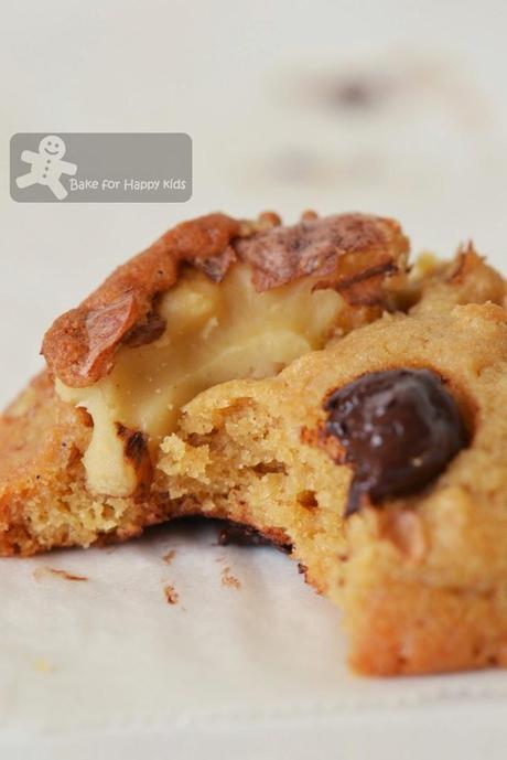 Levain Bakery Like Chocolate Chip Cookies