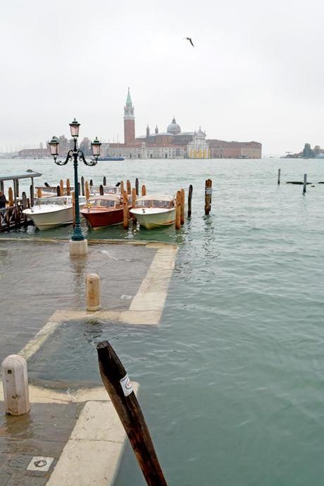 ilovegreeninspiration_venice_outfit_acqua_alta_09