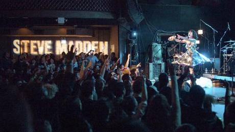 Kimbra 24 620x348 KIMBRA PERFORMED AT MUSIC HALL OF WILLIAMSBURG [PHOTOS]