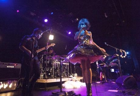 Kimbra 15 620x425 KIMBRA PERFORMED AT MUSIC HALL OF WILLIAMSBURG [PHOTOS]