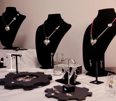 Karen Smith jewellery, Karen Smith, pop up shop, jewellery, Dundee, Time Lifestyle Boutique, Christmas Shopping, jewelry display