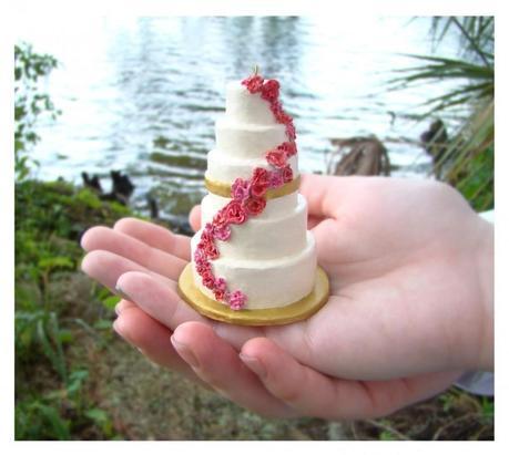 Aberrant Ornaments for Custom-Made Wedding Mementos
