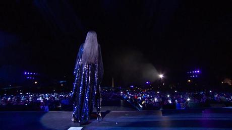 Rihanna Performs Meledy At Concert For Valors