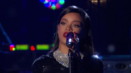 Rihanna Performs Meledy At Concert For Valors