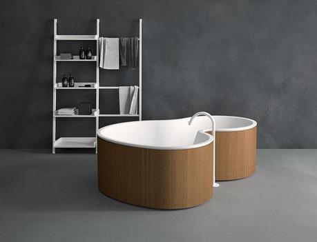 Minimalist, curved wood bathtub by Marcio Kogan MK27 DR by Agape