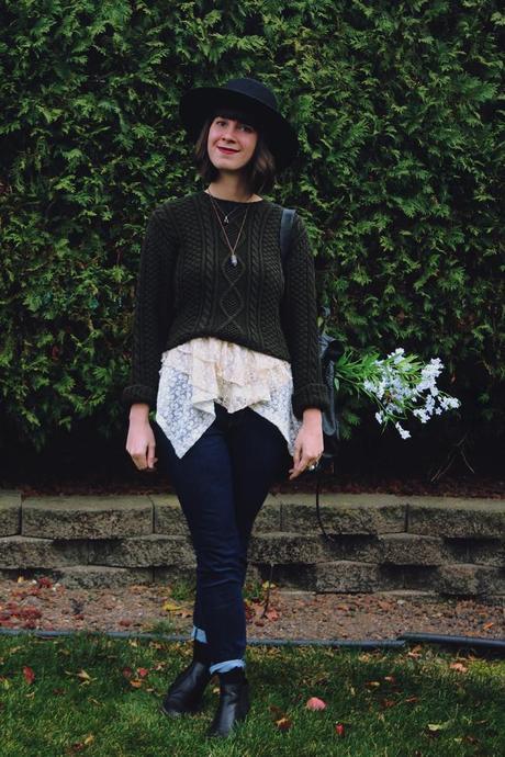 lace-and-cableknit-fall-outfit