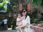 ubud-city-bali-indonesia-ubud-palace-a-sonya-and-farah-at-ubud-palace