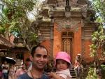 ubud-city-bali-indonesia-ubud-palace-i-travis-and-farah-at-the-ubud-palace-temple