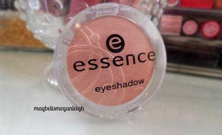 Essence Holographic Effect Eyeshadow  '74 peach beach'