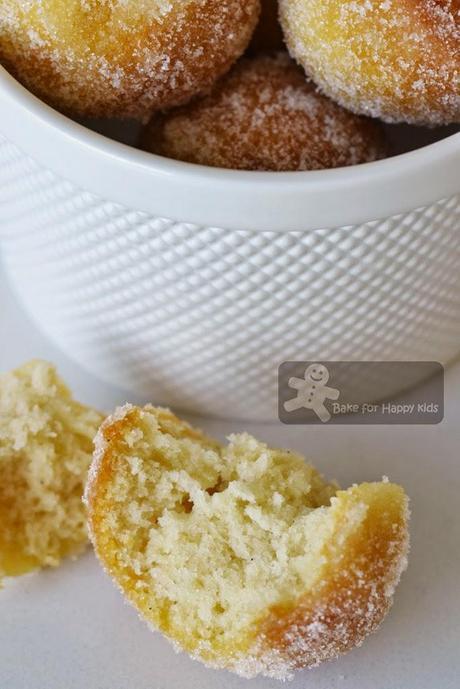 Jam-Doughnut Muffins (Nigella Lawson)