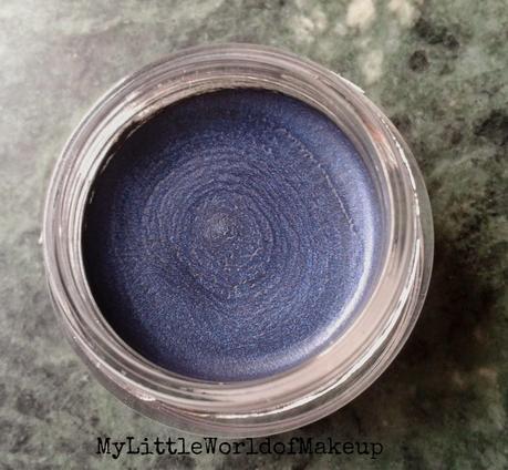 Oriflame's The One Colour Impact Eyeshadow in Olive Green & Deep Indigo Review