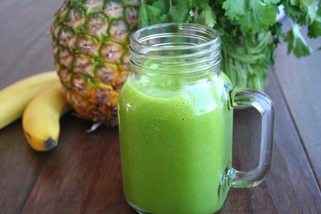 Cilantro Pineapple Smoothie -Detox Smoothie
