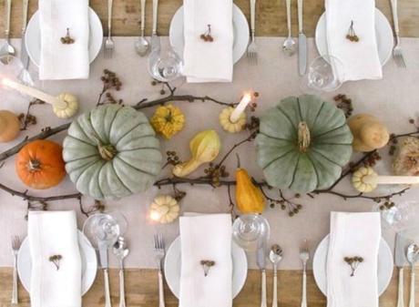 Simple Thanksgiving table